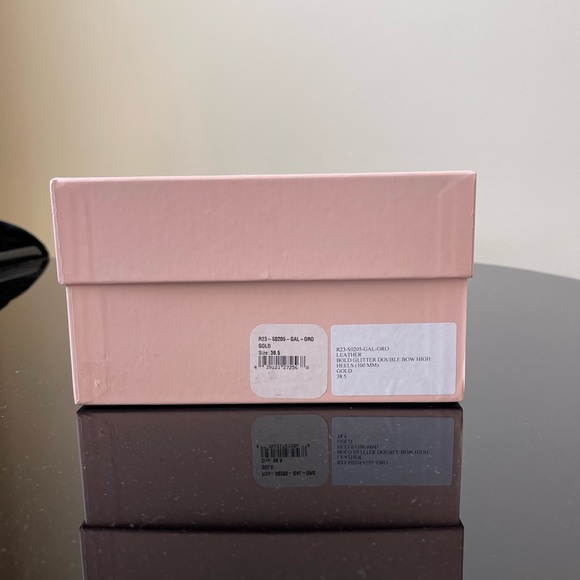 Mach & Mach Double Bow Pointed Toe Pump Gold New Authentic.  No dust bag - Picture 14 of 16